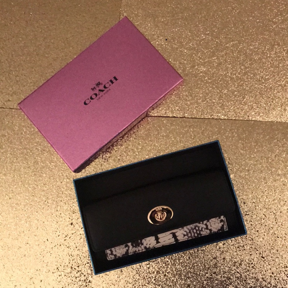 Coach Women’s wallet